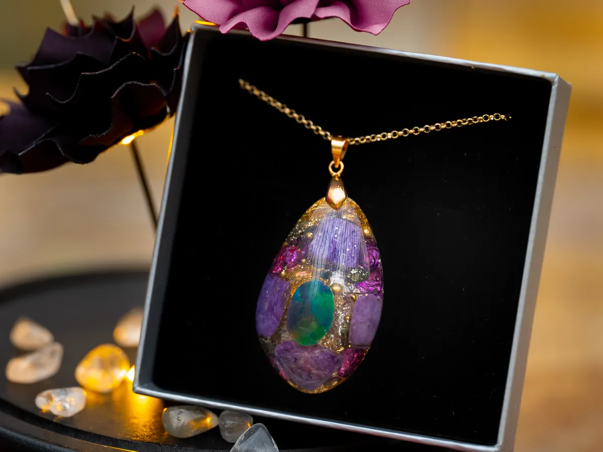 Finished PranaDrop Orgonite pendant in its jewelry box – OZ Orgonite